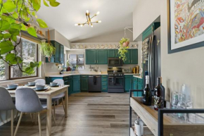 Stylish Home with in Home Gym AC Fully Fenced Yard